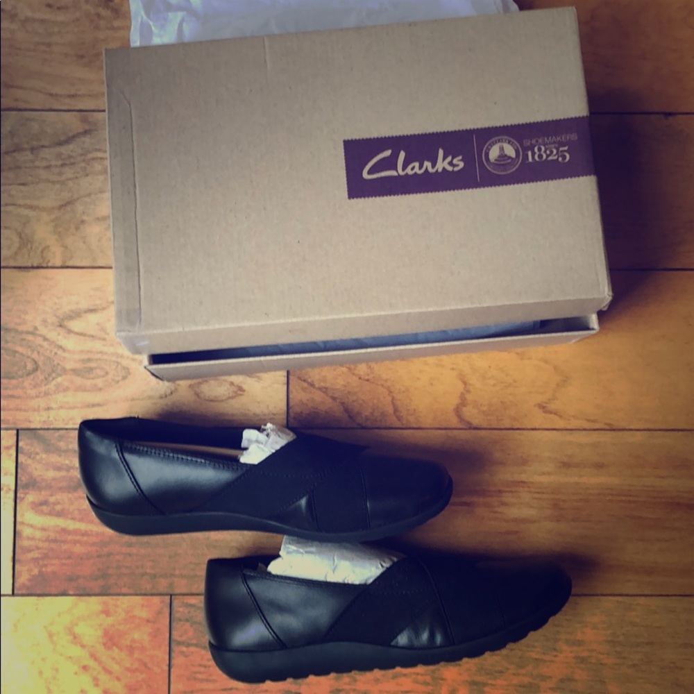 NWB Clark’s Medora Jem leather flats Sz 8.5W WIDE